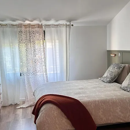 Luxe Avec Espace Petit Dejeuner Et Travail Apartment Marmande